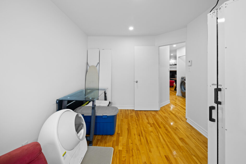 16138 Rue Forsyth — Photo 35